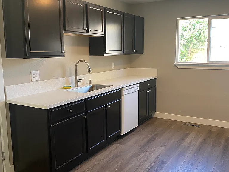 661 Ibis Ln — Photo 2