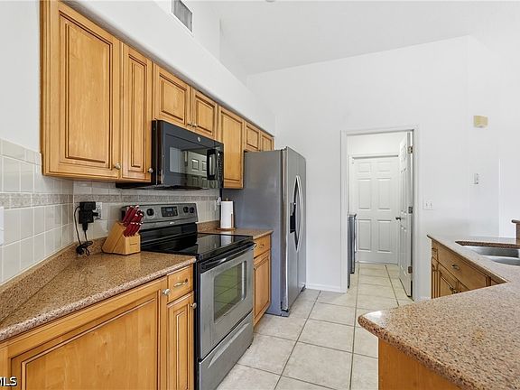 3rd image of 2408 SW 53rd St
