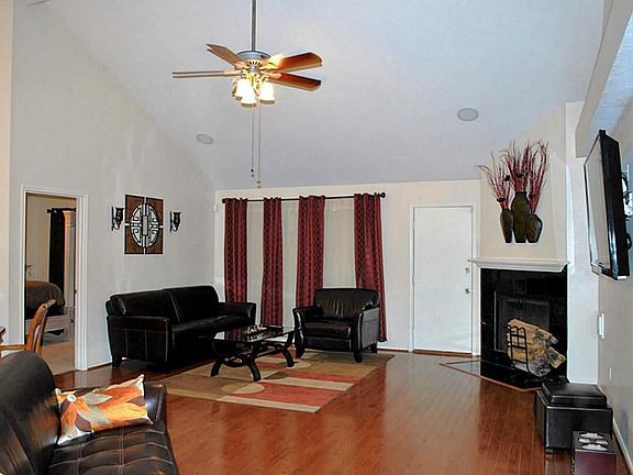 2nd image of 20419 Pinefield Ln