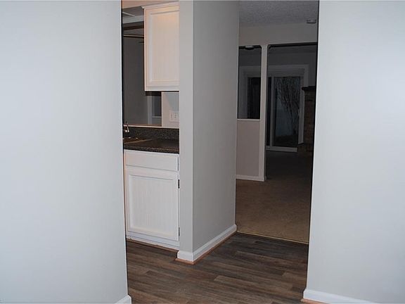 4th image of 4761 Greenlaw Dr