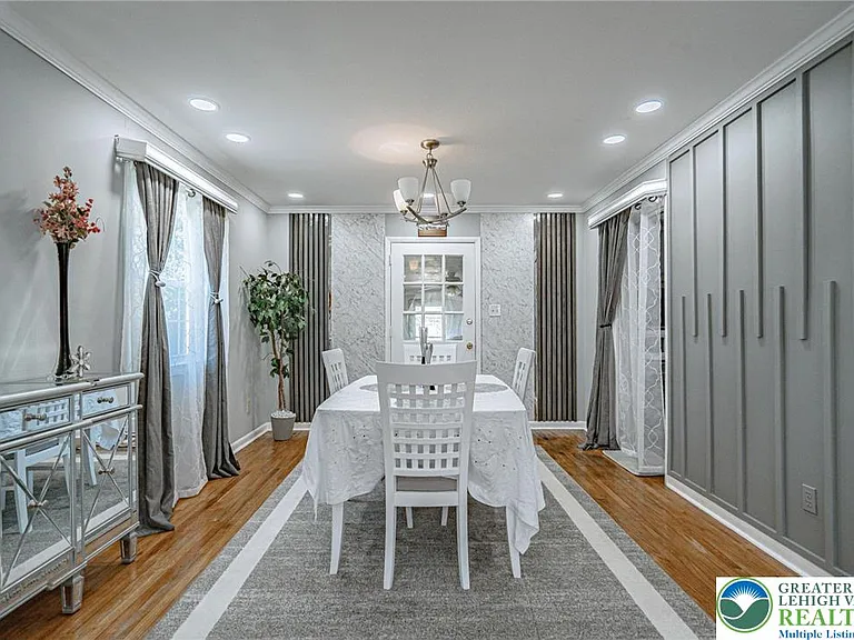 2627 Nottingham Rd — Photo 8