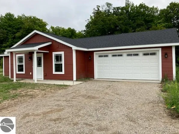 2177 Pebblebrook Dr, Kingsley, MI 49649