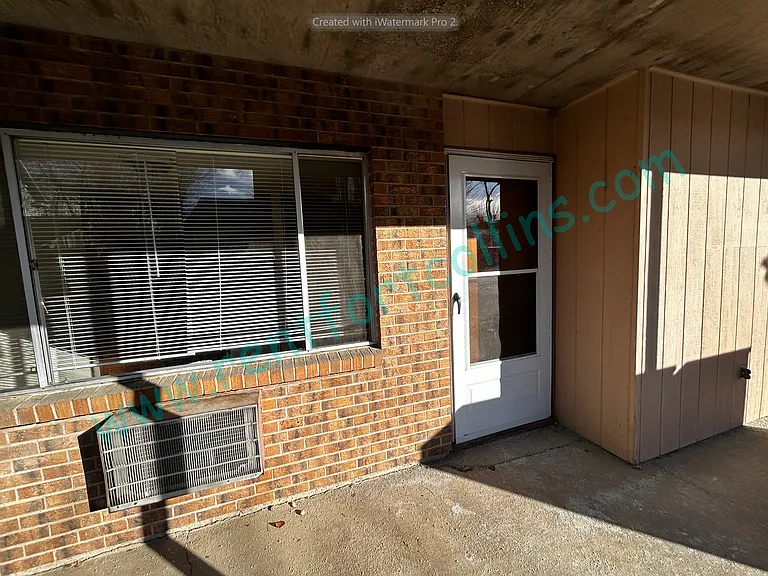 574 W 10th St — Photo 3