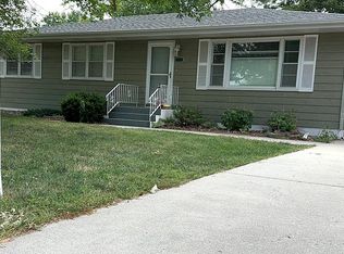 922 Pleasant View Dr, Grand Island, NE 68801