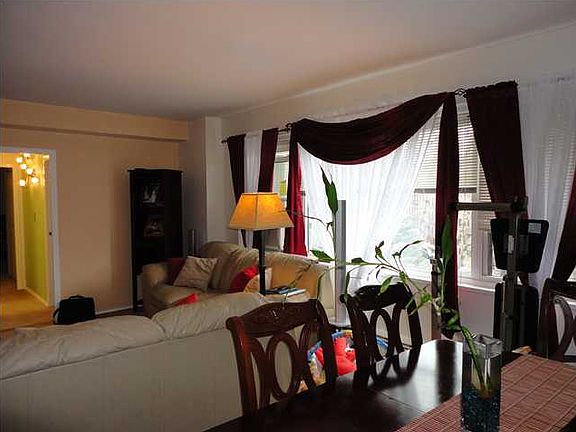 5th image of 8 Fordham Hill Oval APT 5B