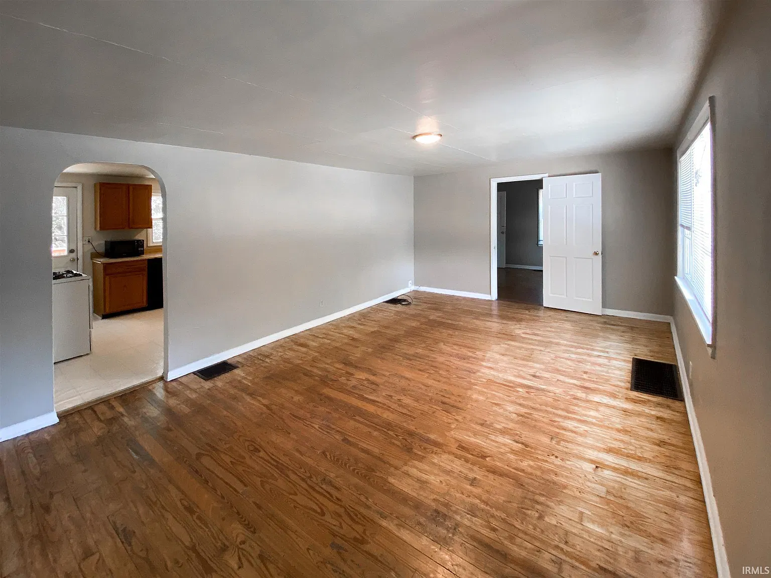 4 bed, 2.0 bath, 1136 sqft, $2,700 — Photo 2