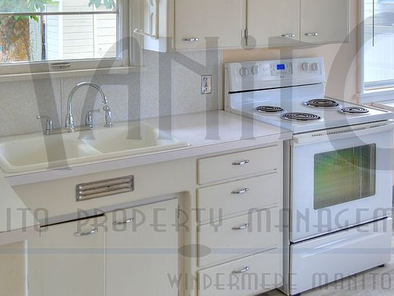 5th image of 3215 W Heroy Ave