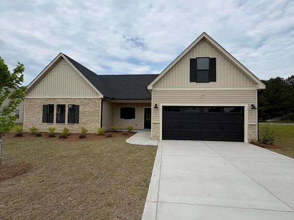 1529 Eastbay Dr, Fayetteville, NC 28312