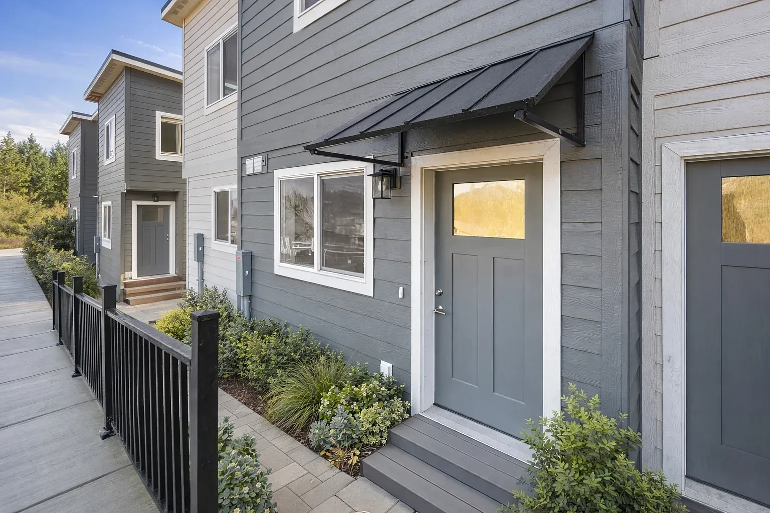 2 bed, $2,595 — Photo 2