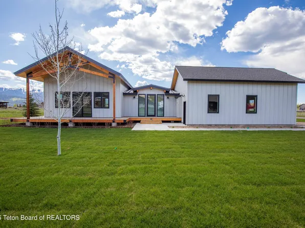 85 Columbine St, Alpine, WY 83128