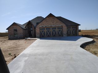 11567 NE Happy Hollow Rd, Elgin, OK 73538