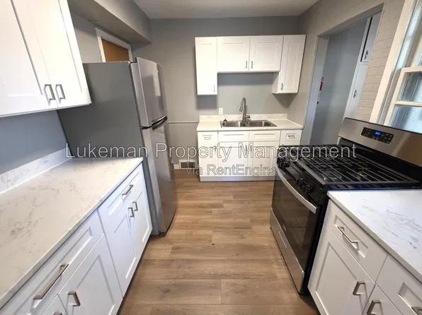 912 Roseland Ave #910, Kalamazoo, MI 49001