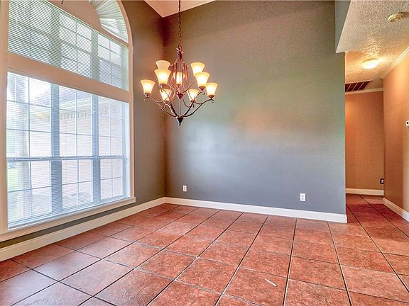 3rd image of 1410 Matthew Dr
