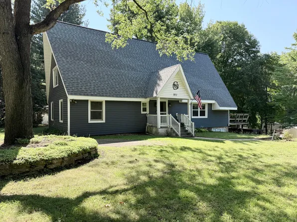3851 21st St, Dorr, MI 49323