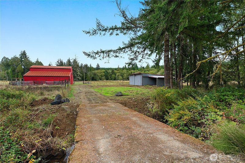 3rd image of 118 Powers Creek Road