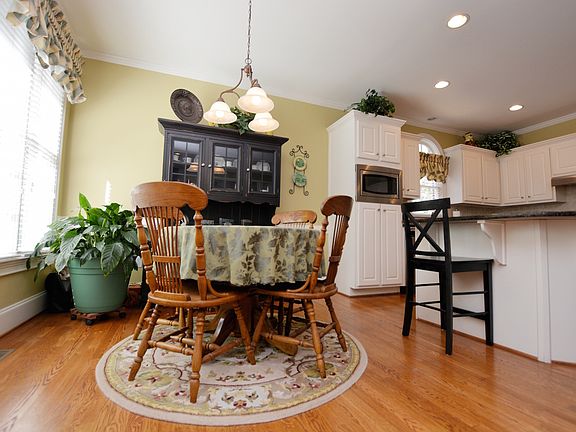 2nd image of 7510 Biltmore Ln #32