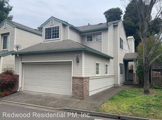 604 Woodlake Dr, Santa Rosa, CA 95405