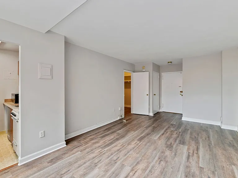 1021 Arlington Blvd #914 — Photo 10