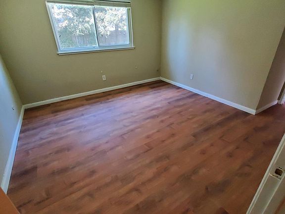 3rd image of 8004 Gilpen Way