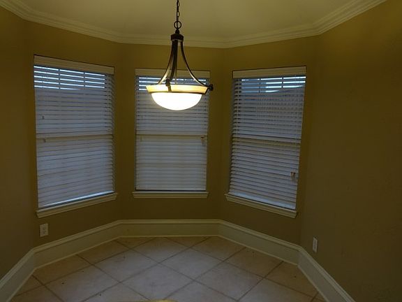 5th image of 1325 Westview Dr