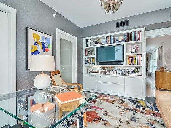 3rd image of 520 West Ave APT 601