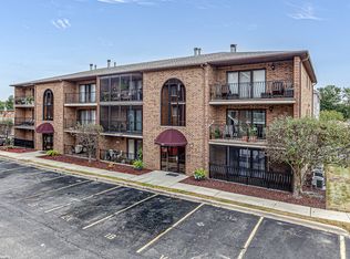 7112 W 108th St APT 101, Worth, IL 60482
