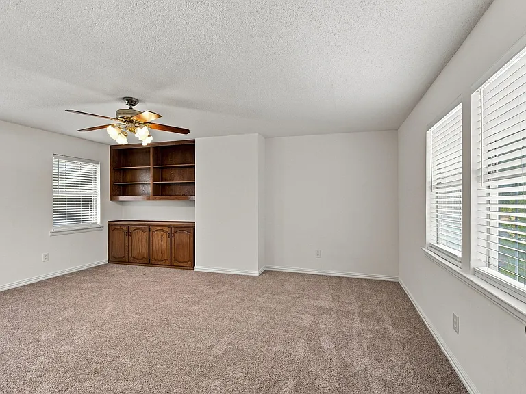 1205 Shannon Ln — Photo 34
