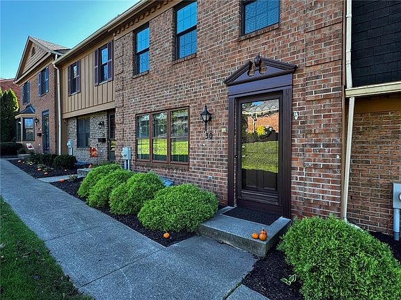 2nd image of 30 Dunbridge Hts