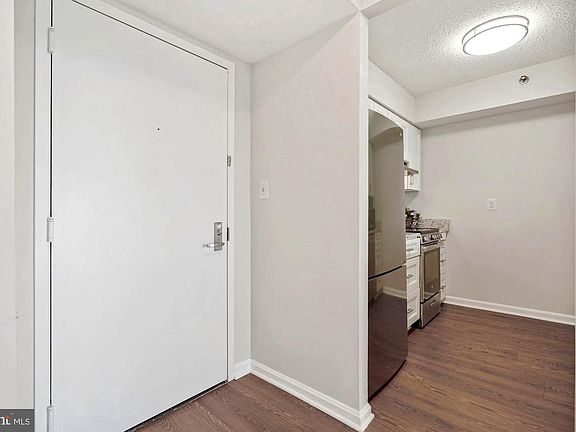 3rd image of 10101 Grosvenor Pl #1709