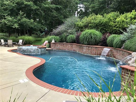 5th image of 229 Bayberry Creek Cir