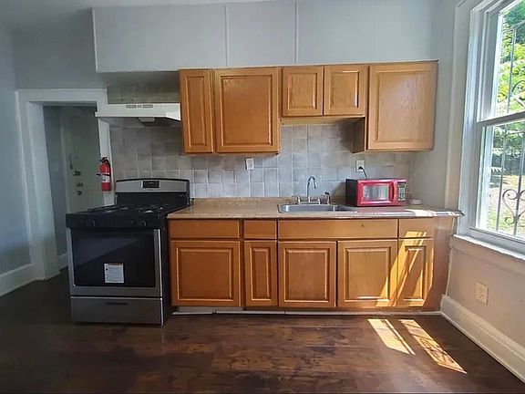 4th image of 732 S 20th St #B