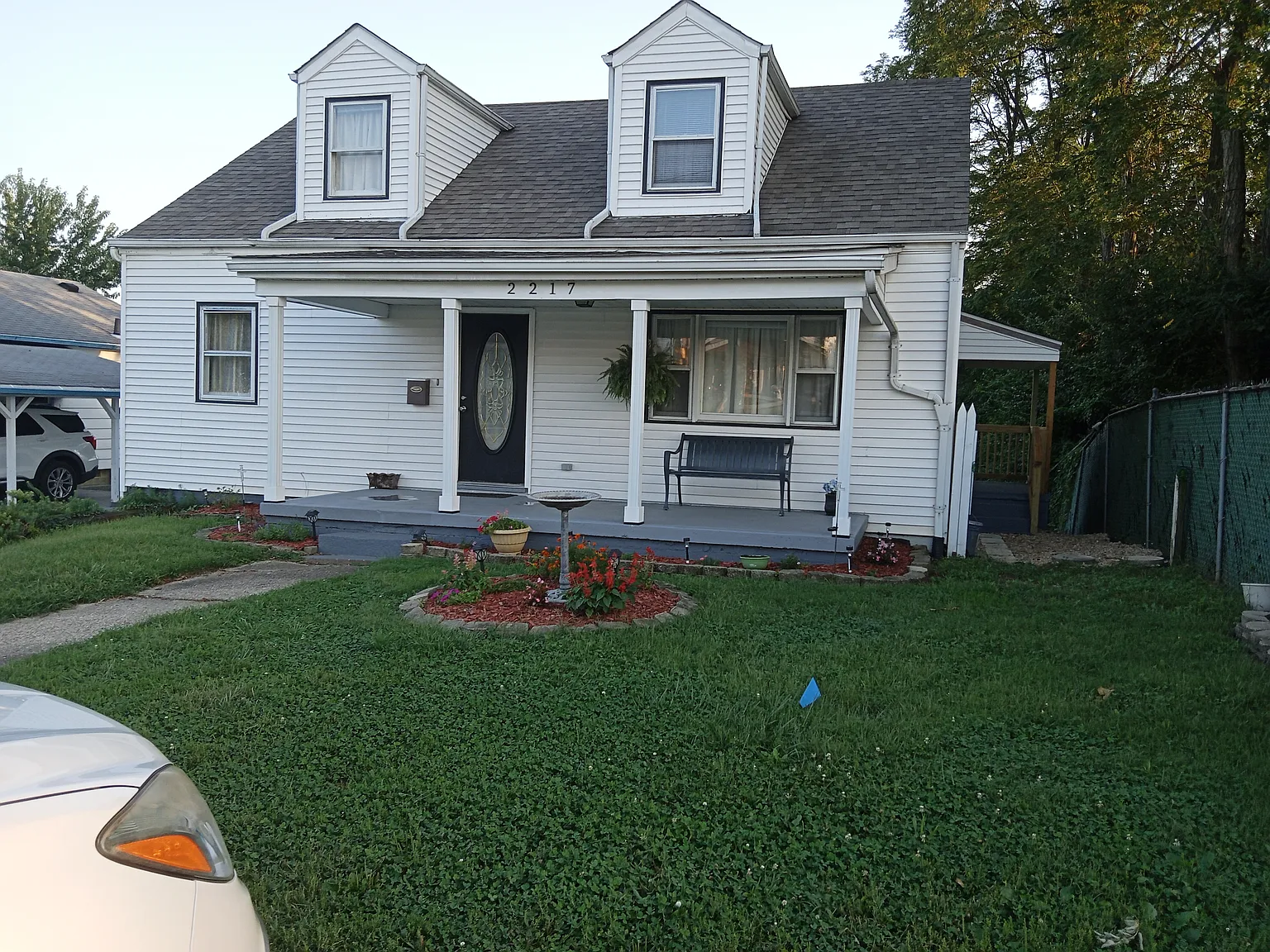4 bed, 1400 sqft, $1,950 — Photo 1