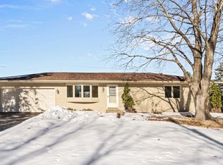 727 Terrace Dr, Roseville, MN 55113