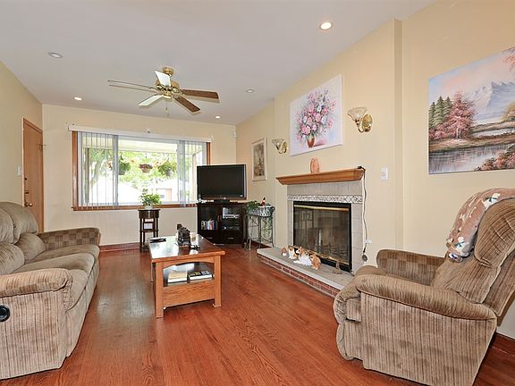 2nd image of 5430 N Oak Park Ave