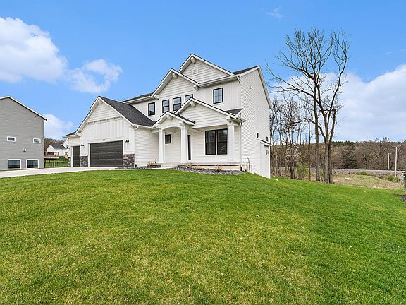 3rd image of 8042 Honeysuckle Hill Ct