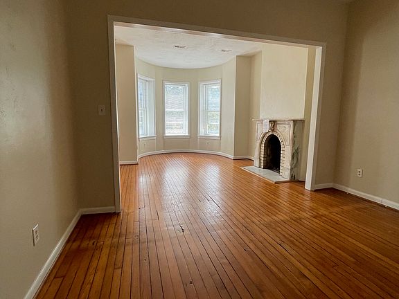 4th image of 340 Fairfax Ave APT 2
