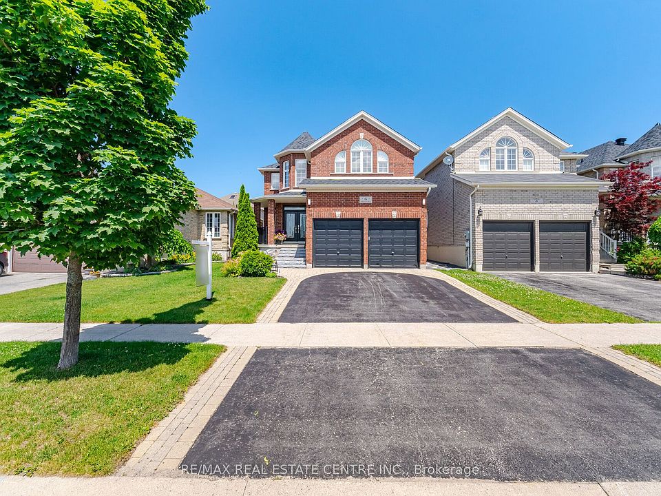 1st image of 6 Parisian Cres
