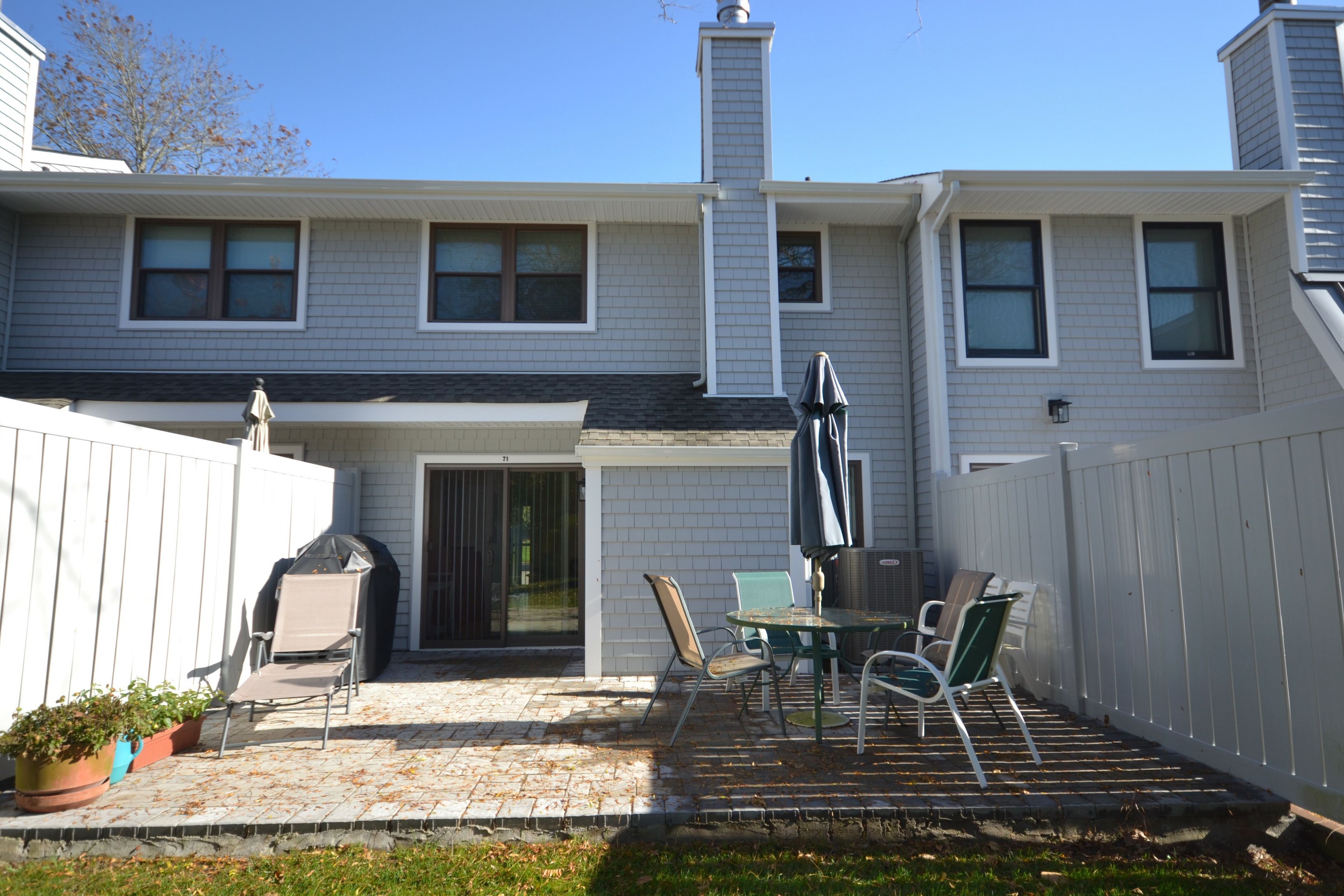 50 Hubbard Ln Unit 71, Southampton, NY 11968 Out East