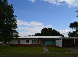 532 W 6th St, Yorktown, TX 78164