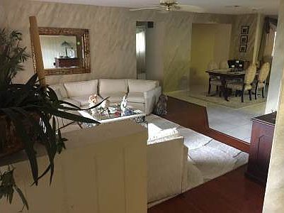 4th image of 4403 Lake Haven Blvd