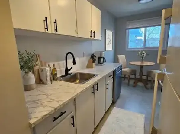 9570 163rd St NW, Edmonton, AB