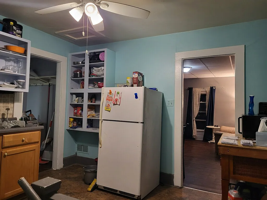 2 bed, $1,300 — Photo 4