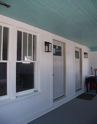 3rd image of 504 E Dowland St