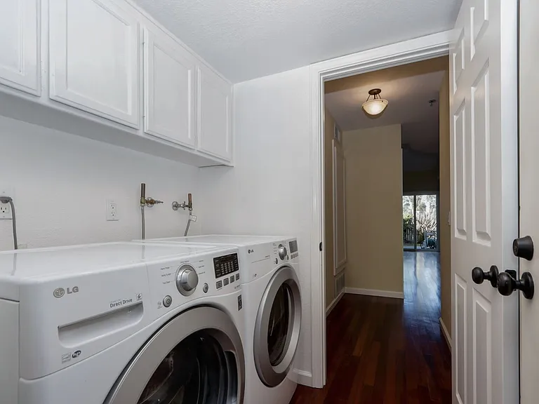 216 Greenview Dr — Photo 22