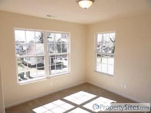 4th image of 1024 Hannah St