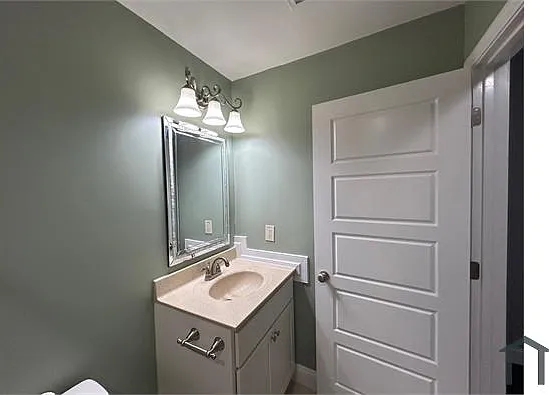 1003 W Lombard St — Photo 9