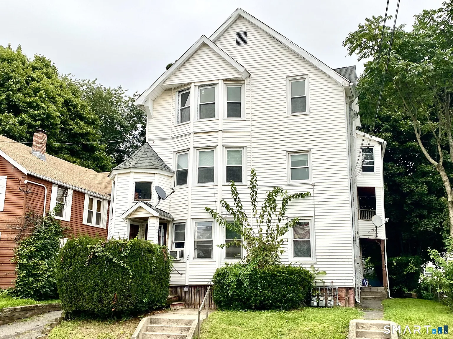 3 bed, 1.0 bath, 972 sqft, $1,700 — Photo 1