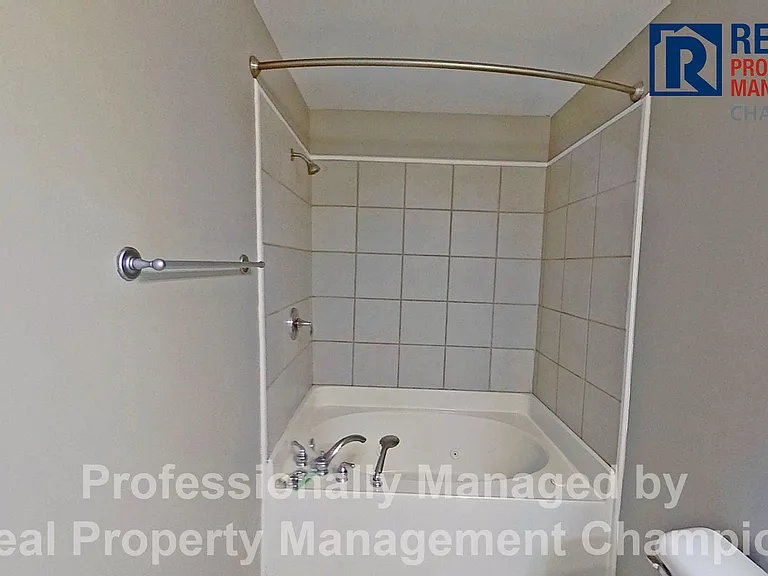 627 Tabor Ln — Photo 13