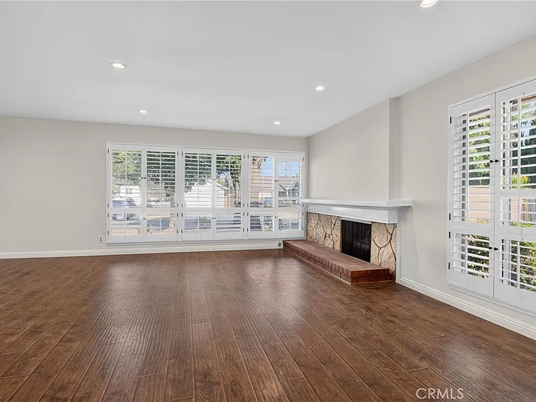 9624 Swinton Ave — Photo 4