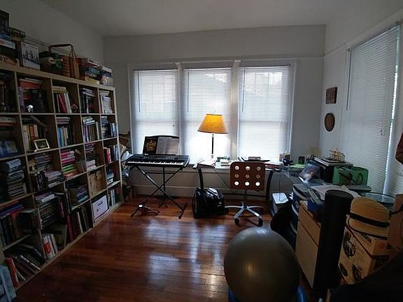 3rd image of 740 Meridale Ave